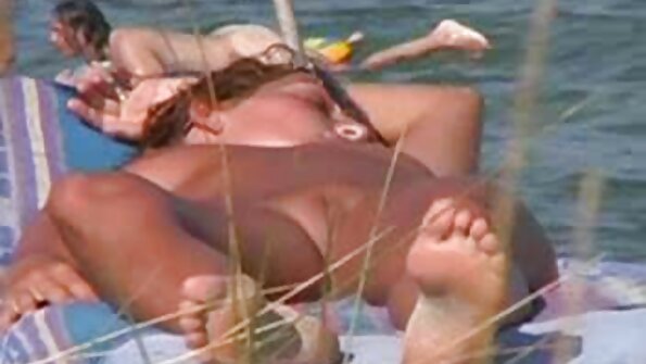 Adolescent încătușat fără milă în fundul filme porno cu femei batrane si grase strâns -.