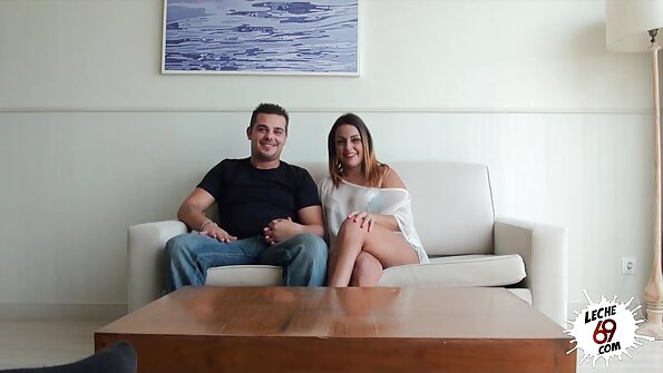 păsărică strânsă Marinka sex cu babe bătrâne devine futută în doggystyle.