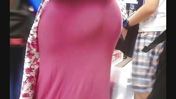 Soțul excitat se uită la filme porno cu femei bătrâne flocoase curvă soția lui dracu alta.