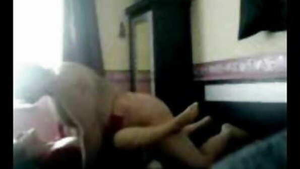 Tanara studenta isi rade pizda si filme porno cu mature batrane picioarele.