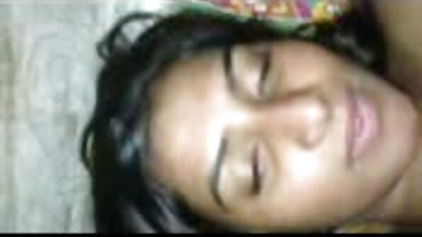 Porno de filme porno cu babe batrane plajă capătă amploare, oamenii ies cu căldură să trateze.