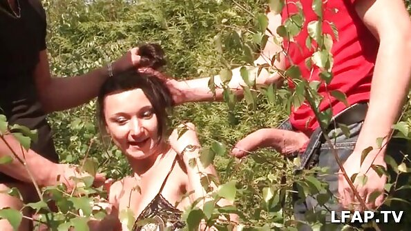 Nu am filme porno cu lesbiene batrane putut rezista și am tras o frumusețe fierbinte în păsărică.