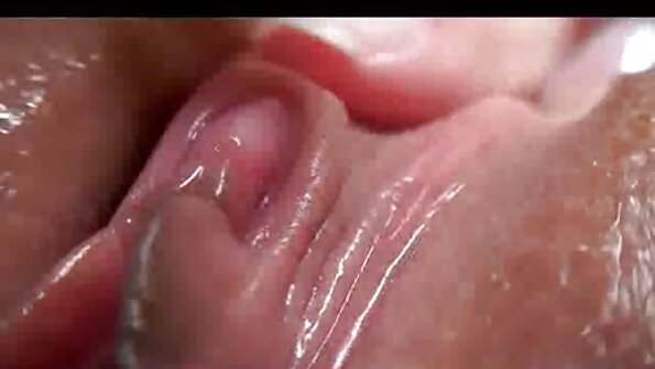 Cunnilingus. lezbience batrane Sweet Tongue Play - Milf amator