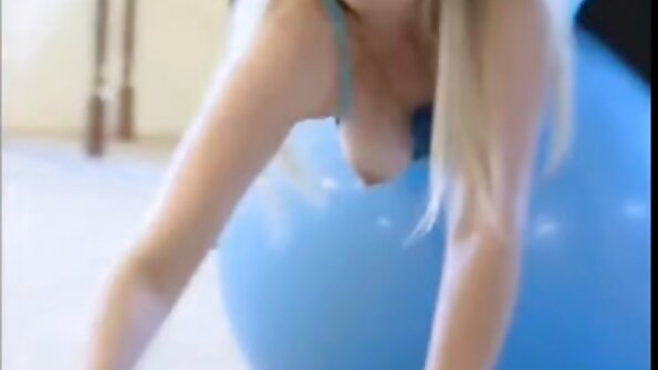 Plimbare cu barca umedă și filme porno cu femei foarte bătrâne sălbatică.