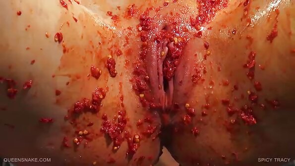 Strămoșii sunt în camera alăturată în timp ce noi prăjim. filme porno cu mature batrane