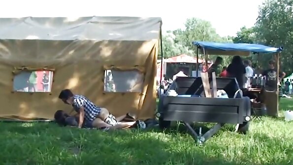 Cel mai bun porno cu negrese batrane trio de amatori. Analul îngust al fetei izbucnește la cusături.