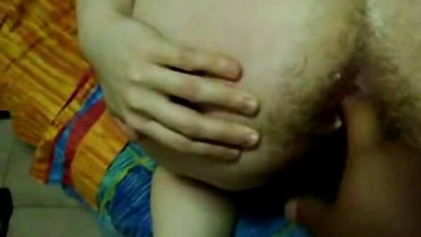Încercând mini pantaloni scurți, filme porno cu batrane forma puiului este doar wow.
