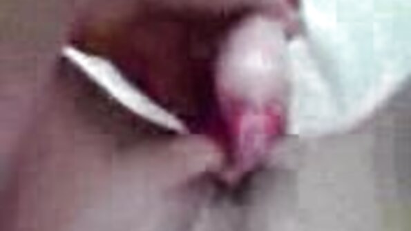 Masaj în 4 mâini cu mângâieri de păsărică dulce FFM. filme porno cu grase batrane