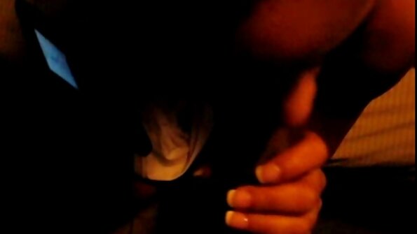 Oferă porno cu babe batrane o muie grozavă! Câștigați bani pentru un iPhone nou!.
